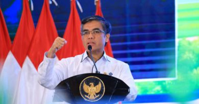 Menaker Yassierli Umumkan Diskon Iuran JKK-JKM 50 Persen bagi Pekerja Mandiri